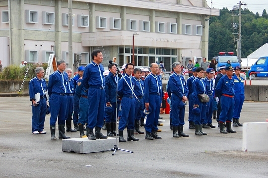 写真：あいさつする森市長