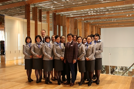 写真：CAのみなさんと森市長