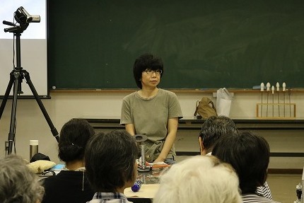 写真：制作見学会の様子2