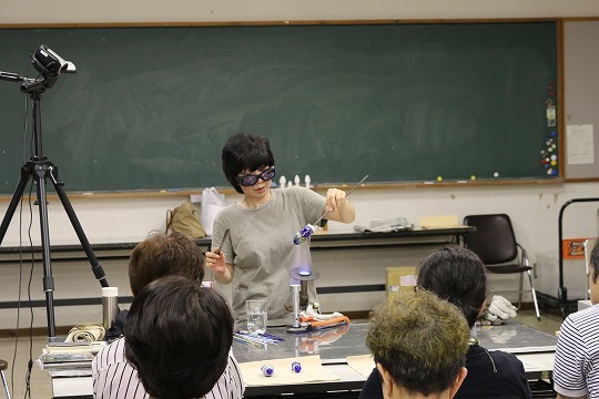 写真：制作見学会の様子4