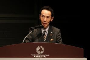 写真：スピーチする今本副市長