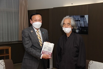 写真：木下晋さんと市長