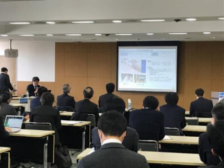 写真:成果報告会の様子1