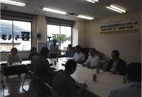 写真：会議の様子