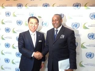 写真：ユムケラーSE4ALL担当国連事務総長特別代表と森市長