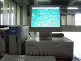 写真：電気計装設備　データーロガシステムのパソコン