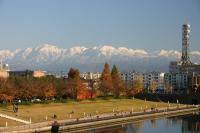 写真：天門橋から望む（富岩運河環水公園）