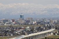 写真：立山連峰と北陸新幹線（呉羽山展望台）