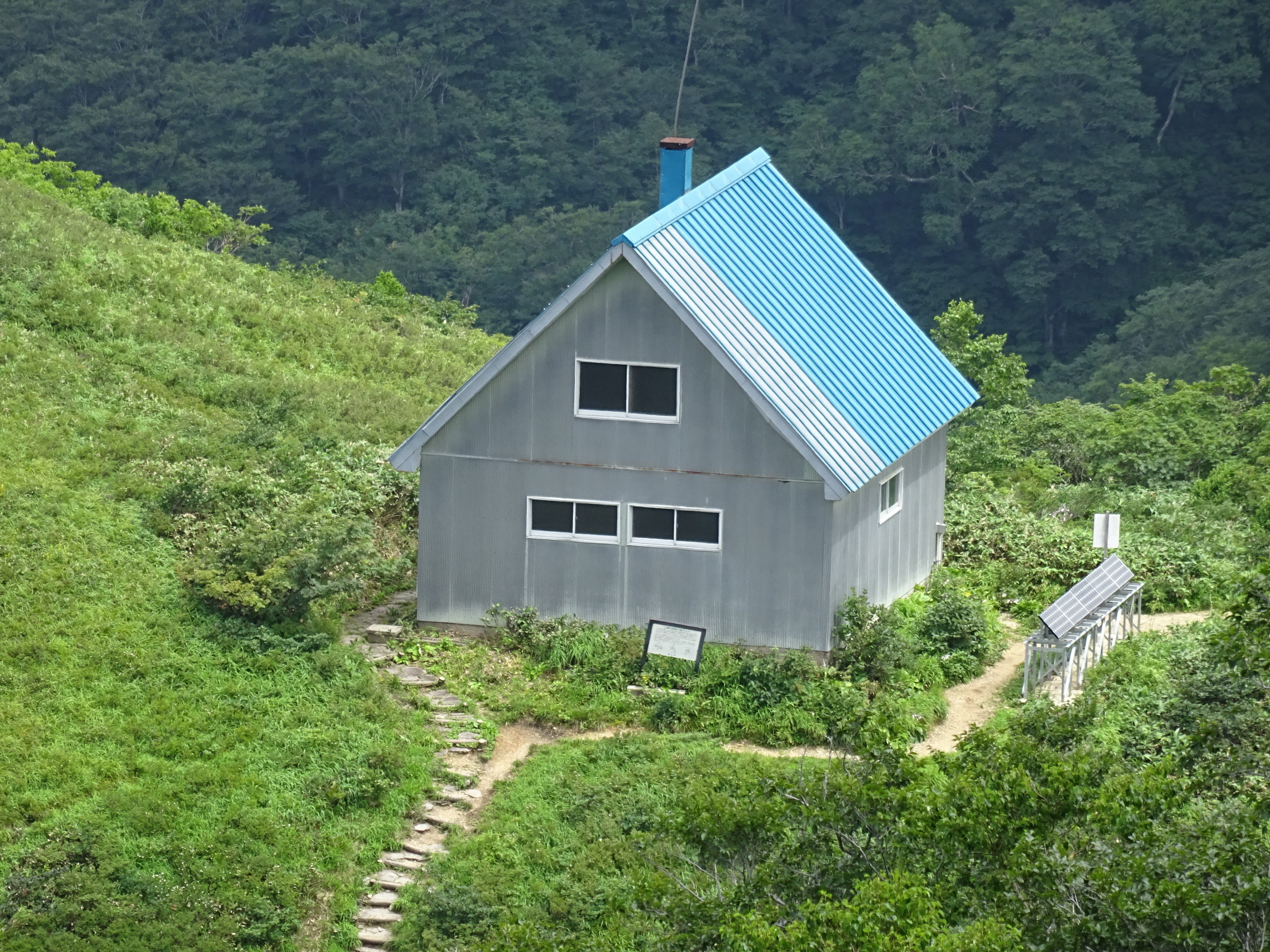写真：白木山荘　避難小屋