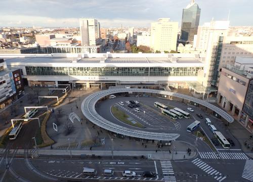 写真:富山駅南口駅前広場