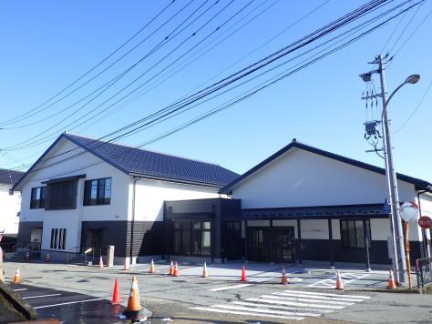 写真：八尾公民館　外観