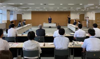 写真：会議の様子1
