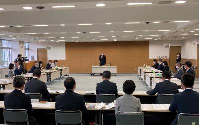 写真：第1回審議会の様子