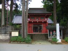 写真:山門(宝寿院の鐘楼門)