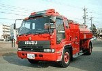 写真：泡原液搬送車