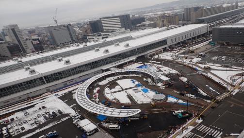 写真：2022年1月撮影　富山駅北口駅前広場