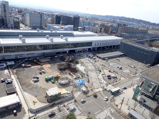 写真：2021年2月撮影　富山駅北口駅前広場