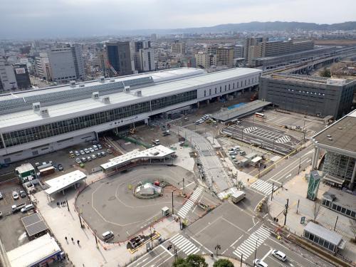 写真：2020年2月撮影　富山駅北口駅前広場