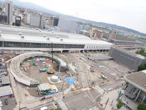 写真：2021年5月撮影　富山駅北口駅前広場