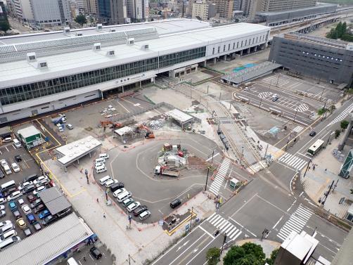 写真：2020年7月撮影　富山駅北口駅前広場