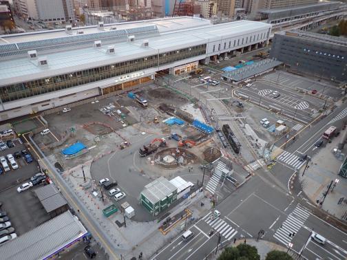 写真：2020年11月撮影　富山駅北口駅前広場