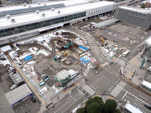 写真：2020年12月撮影　富山駅北口駅前広場