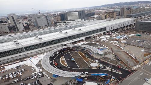 写真：2022年2月撮影　富山駅北口駅前広場