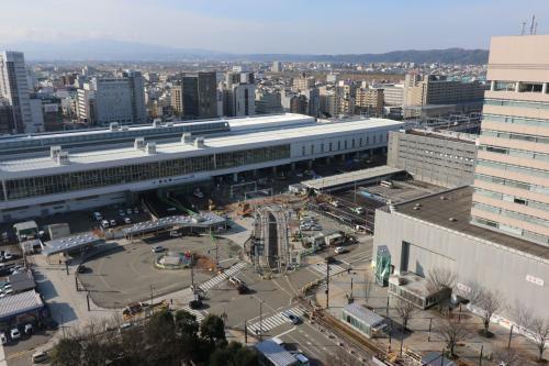 写真：2019年12月撮影　富山駅北口駅前広場