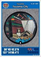 写真：北前船廻船問屋森家のマンホールカード（英語版）