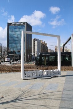 富山駅前にあるモニュメント