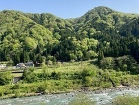 写真：中地山から対岸の千垣を望む