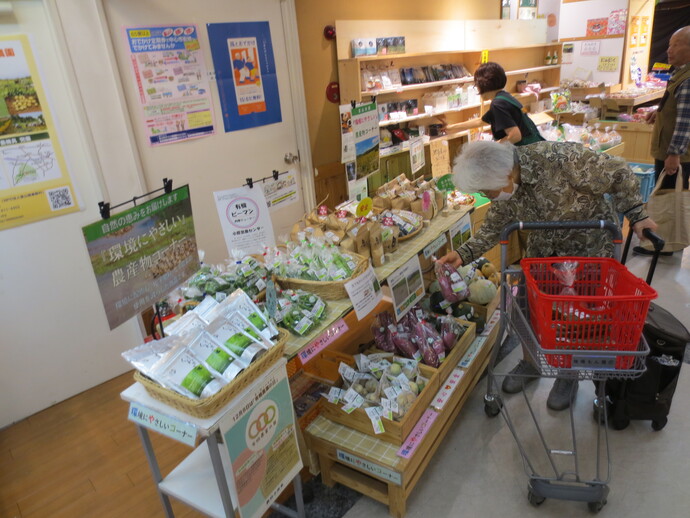 地場もん屋総本店の販売コーナー