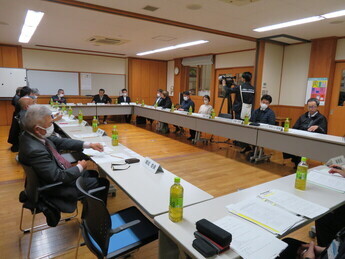 写真：音川小学校のあり方協議会の様子