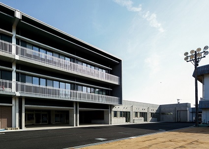 写真：堀川小学校　外観