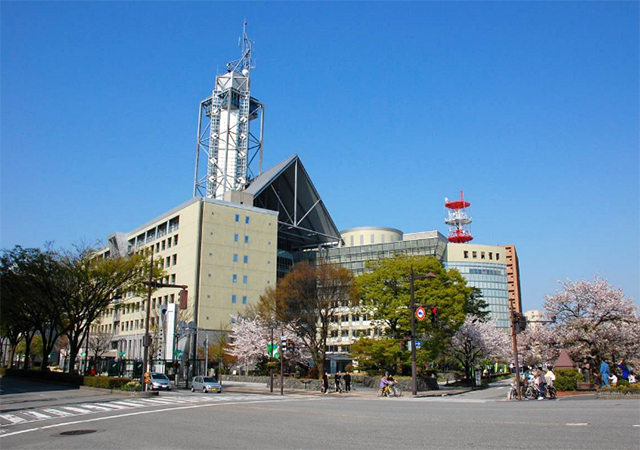 写真：市庁舎外観