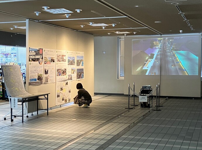 パネル展の様子（多目的コーナー）