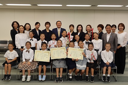 JAPAN CUP2025チアリーディング日本選手権 優勝選手の表敬訪問を受ける藤井市長