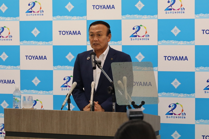 写真：定例記者会見 令和7年10月2日