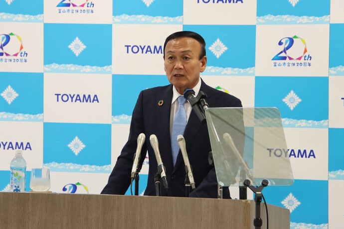 写真：定例記者会見 令和7年10月15日