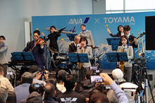 ANAチーム羽田オーケストラの演奏の様子