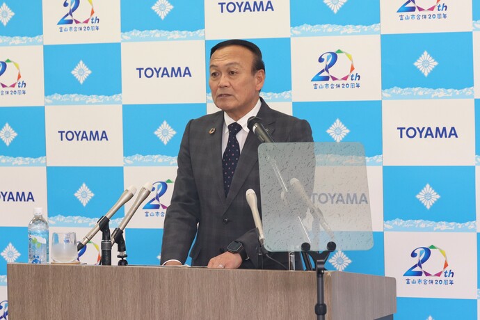 写真：定例記者会見 令和7年12月1日