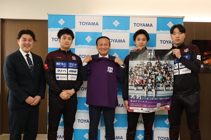 富山ドリームスの表敬訪問を受ける藤井市長【2026年3月26日】