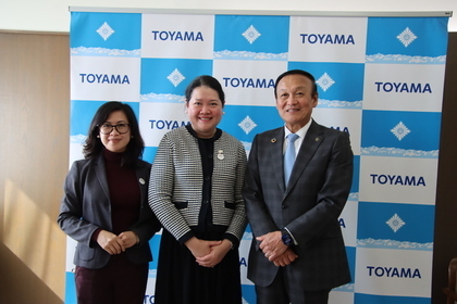 在名古屋フィリピン共和国総領事館総領事の表敬訪問を受ける藤井市長