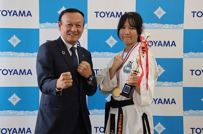 全日本ジュニアテコンドー選手権大会2026優勝選手の表敬訪問を受ける藤井市長